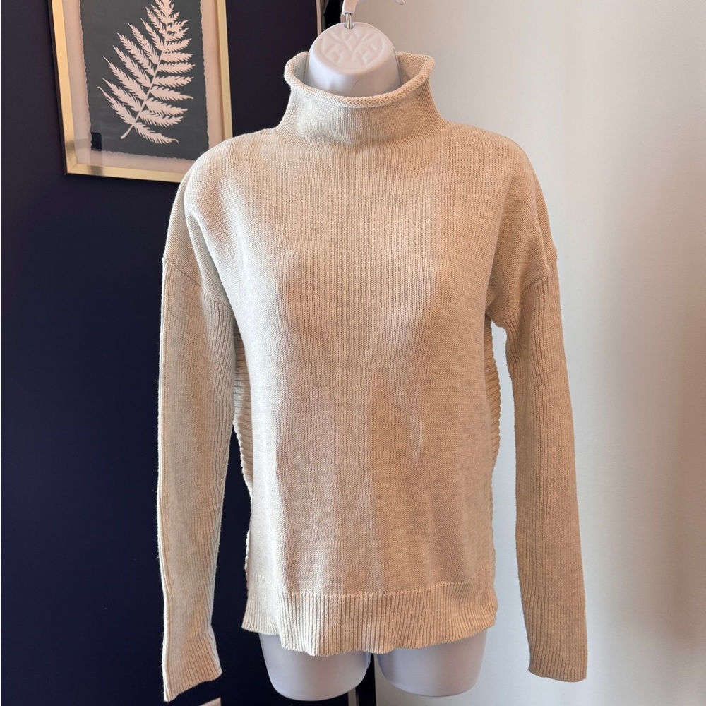 Tahari cotton roll neck sweater in heathered ivory. Size Small